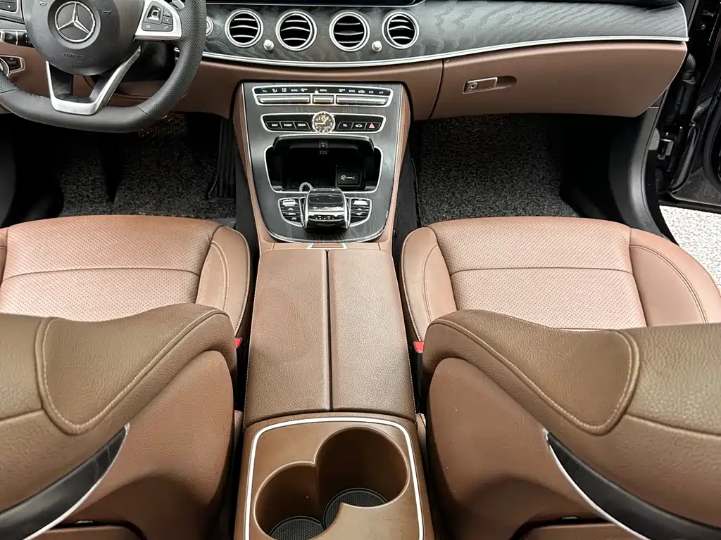 Mercedes-Benz E-Class 2018 — фото 16