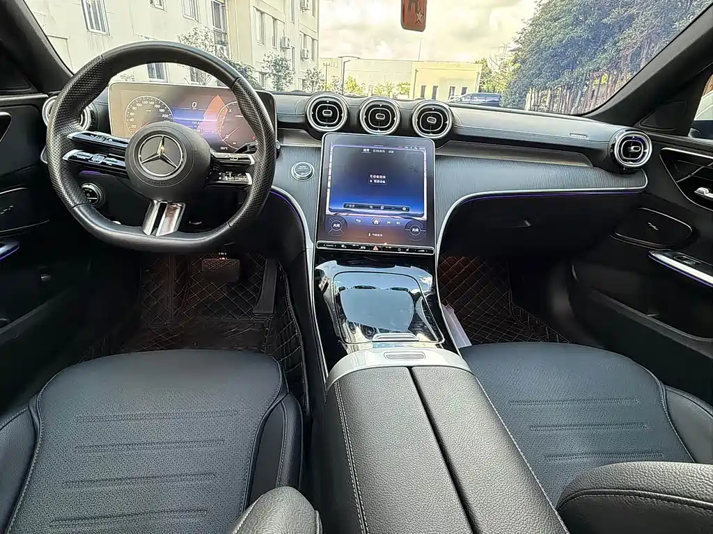 Mercedes-Benz C-Class 2025