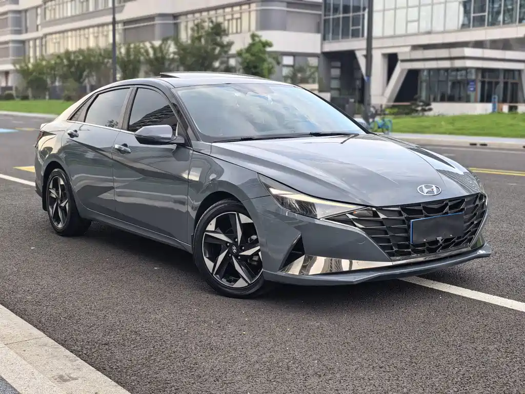 Hyundai Elantra 2022