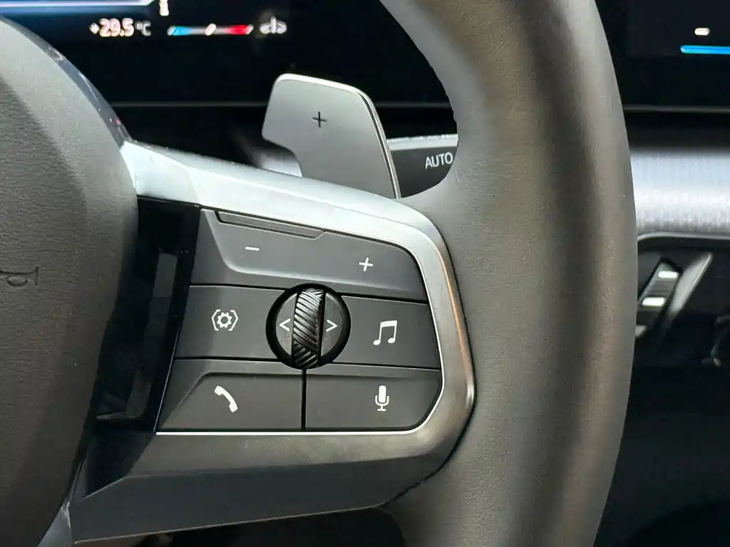 BMW X2 2024 — фото 15