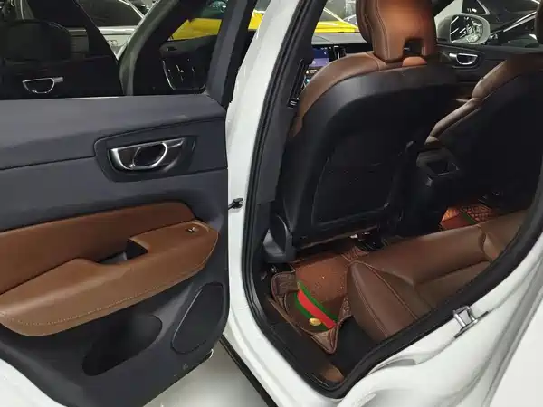 Volvo XC60 2023