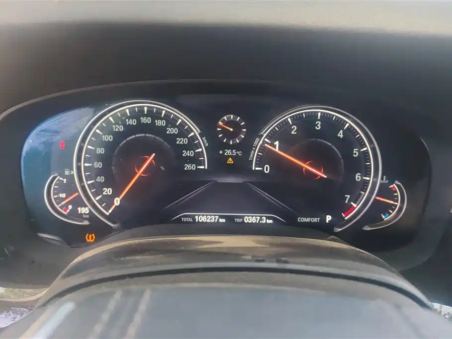 BMW 5 Series 2018 — фото 14