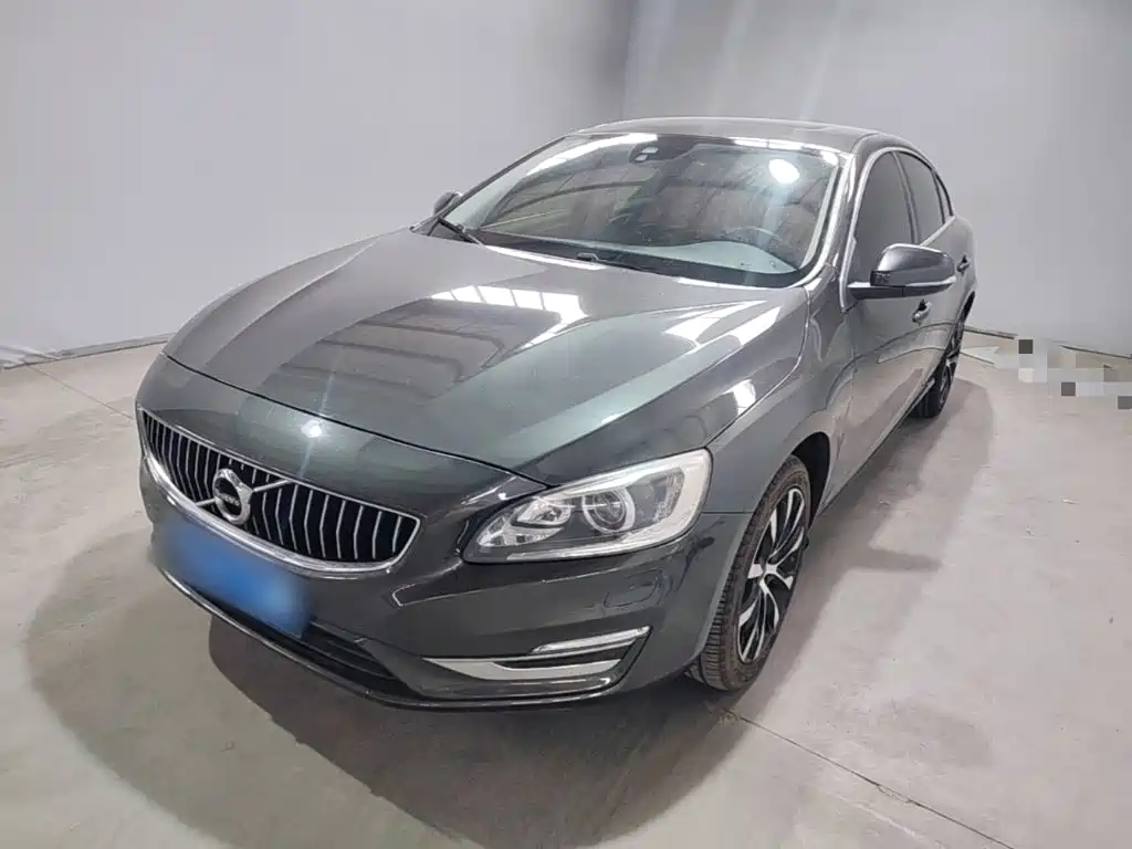 Volvo S60 2018 — фото 2
