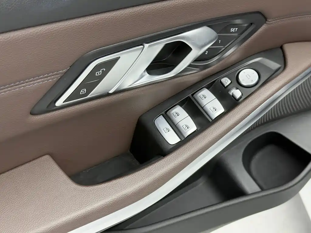 BMW 3 Series 2023 — фото 12