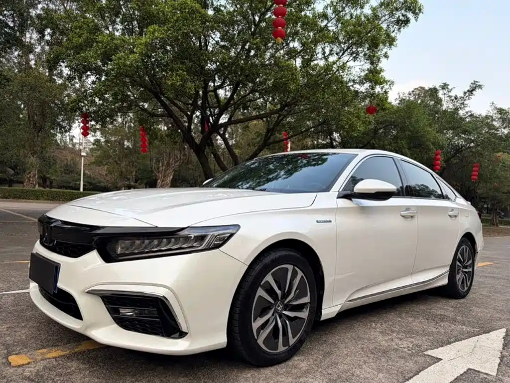Honda Inspire 2019 — фото 1