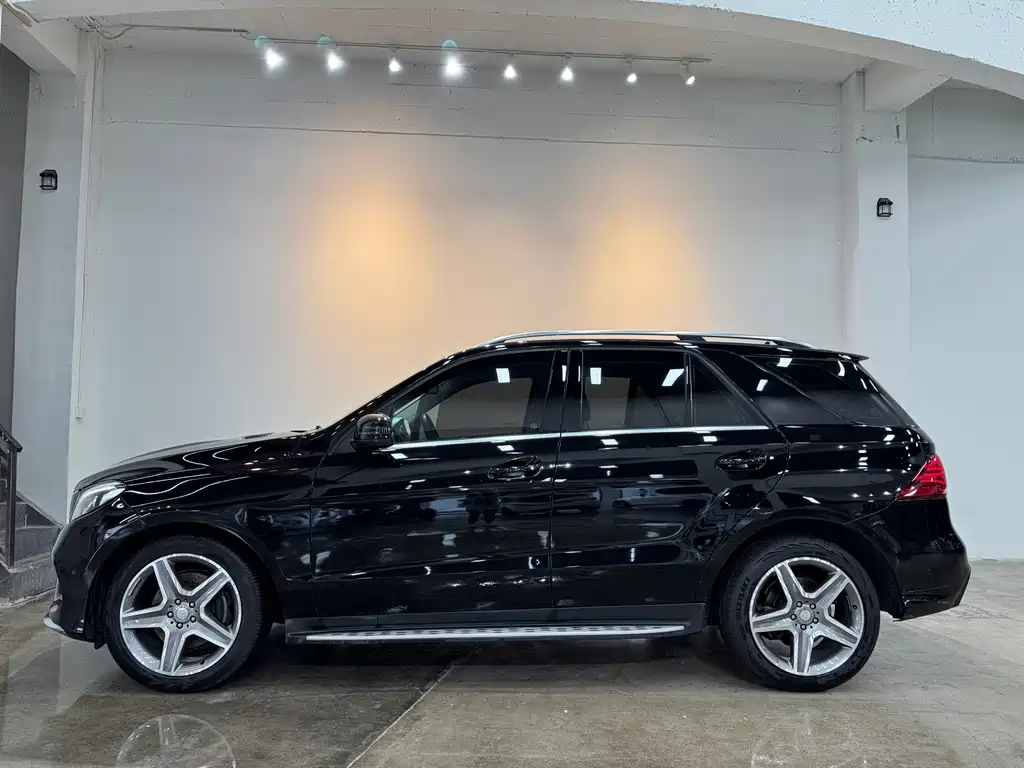 Mercedes-Benz GLE 2016 — фото 4