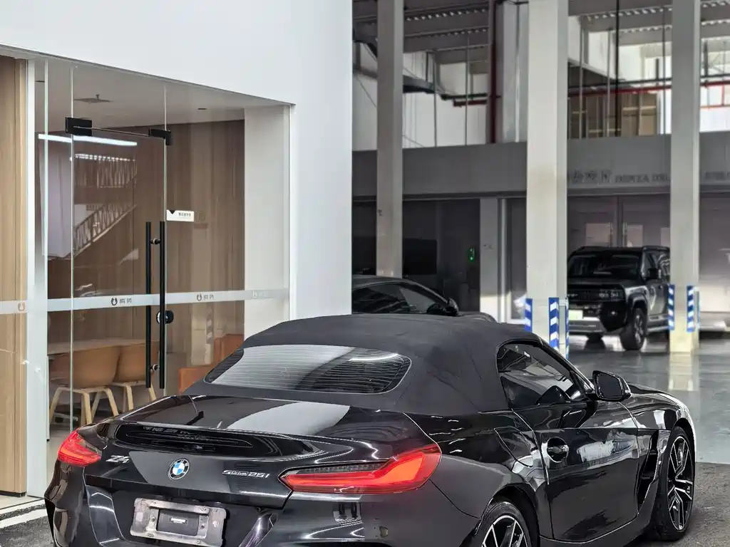 BMW Z4 2023 — фото 5