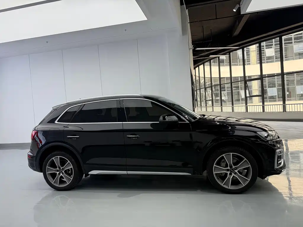 Audi Q5L 2022 — фото 15