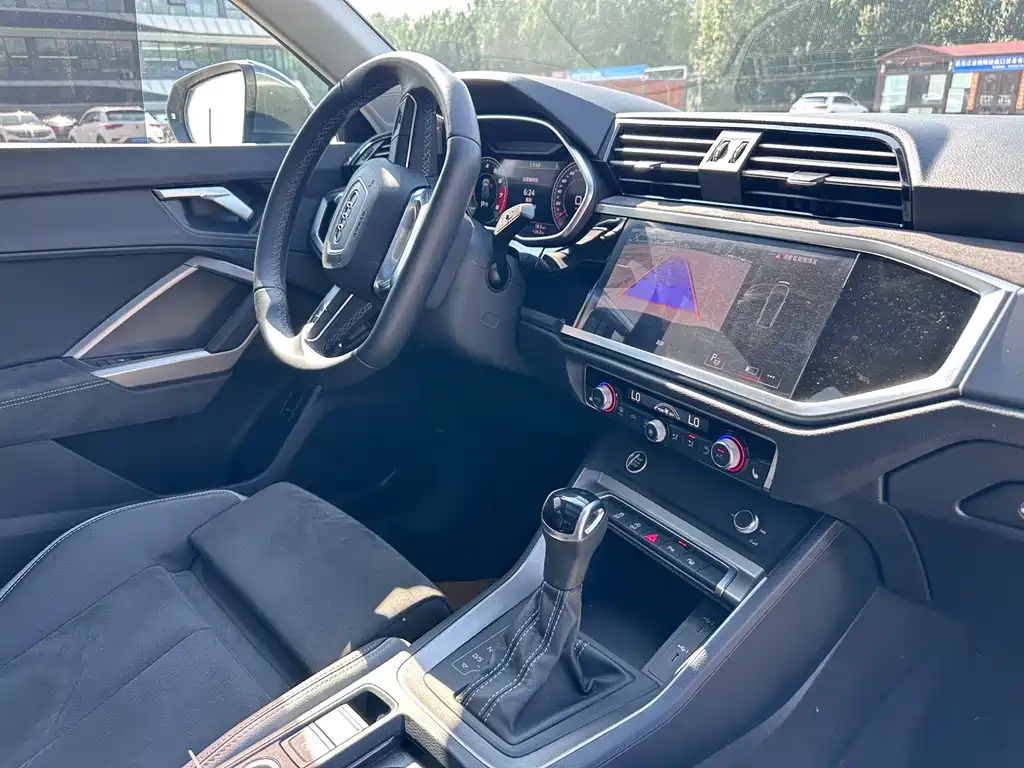 Audi Q3 2023 — фото 23