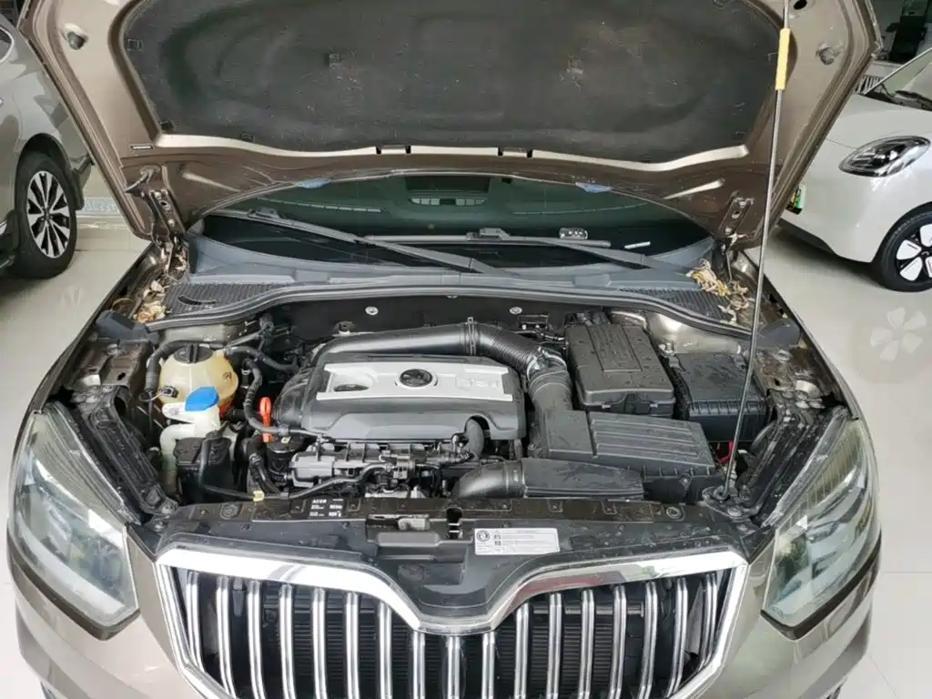 Skoda Yeti 2015 — фото 20