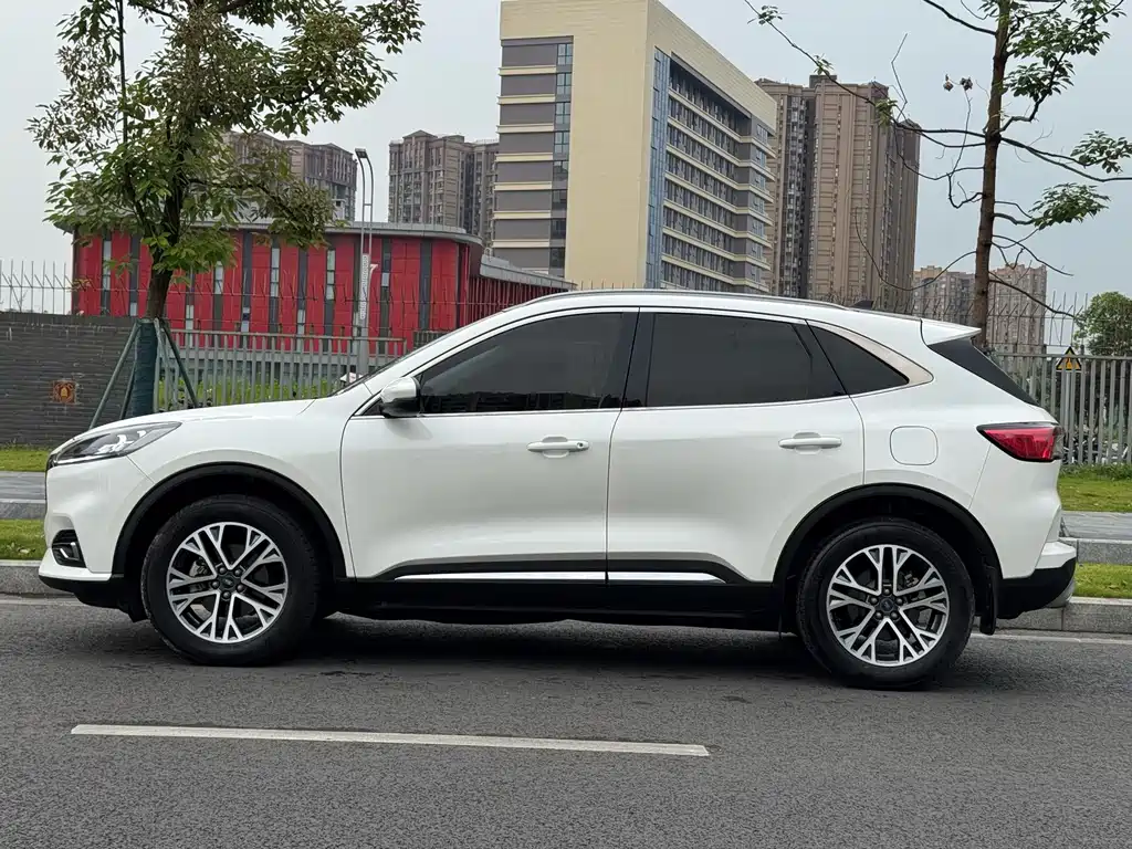 Ford Edge 2022 — фото 15