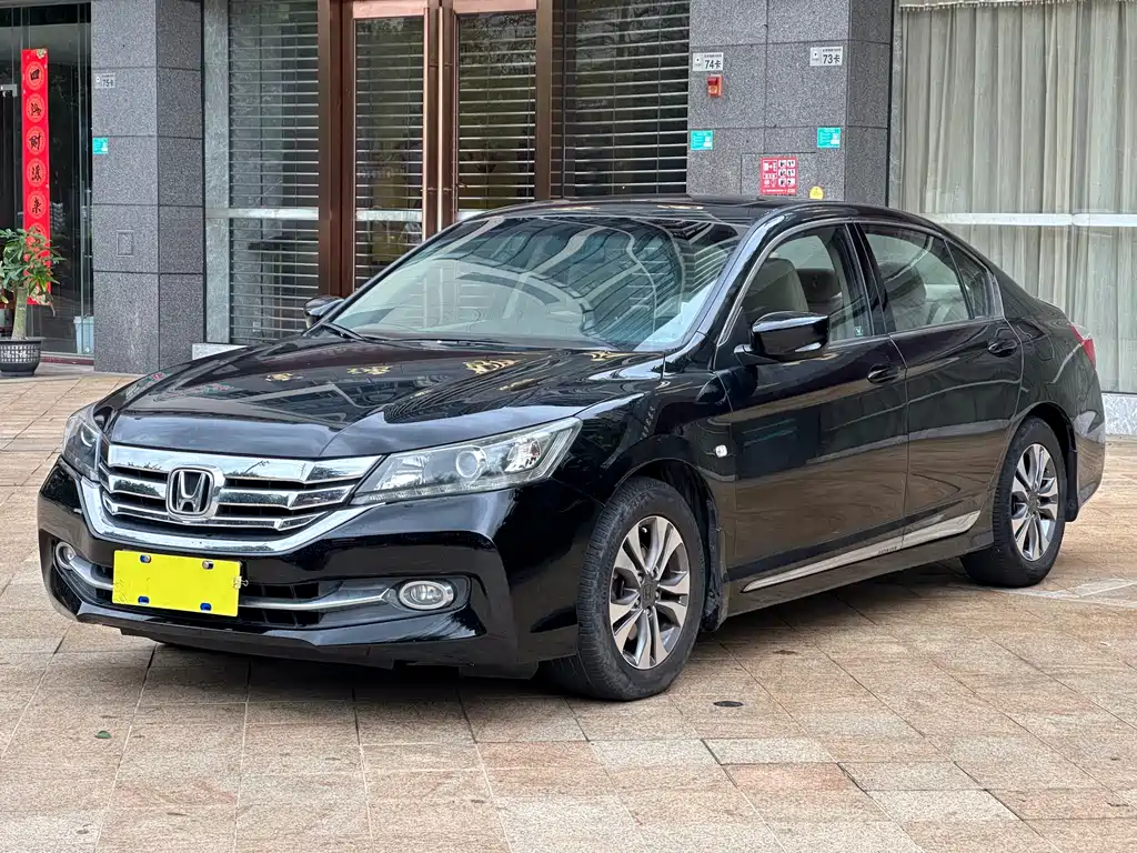Honda Accord 2015 — фото 1