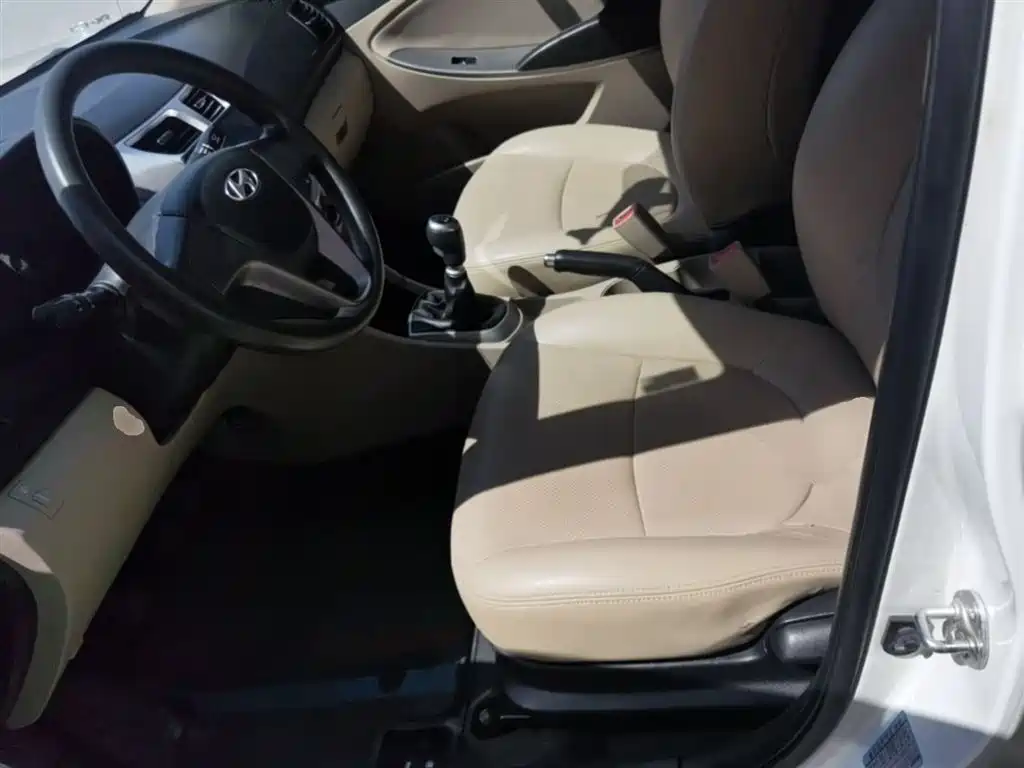Hyundai Verna 2016 — фото 15