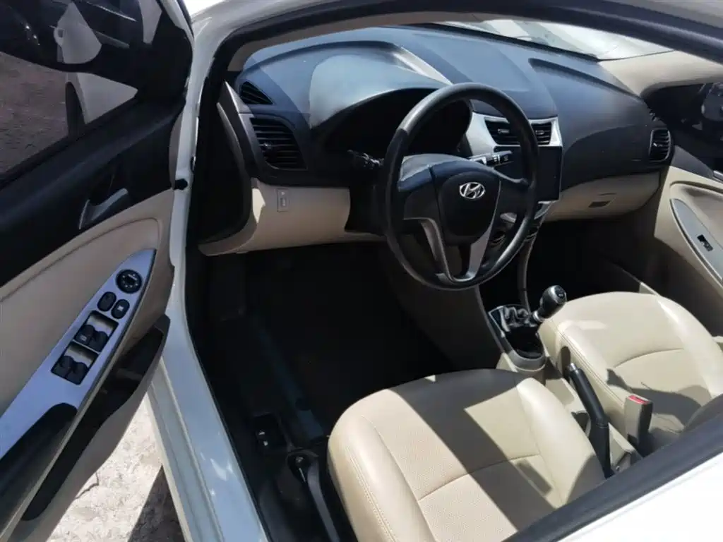 Hyundai Verna 2016 — фото 16