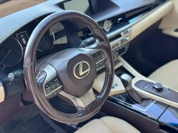Lexus ES 2015