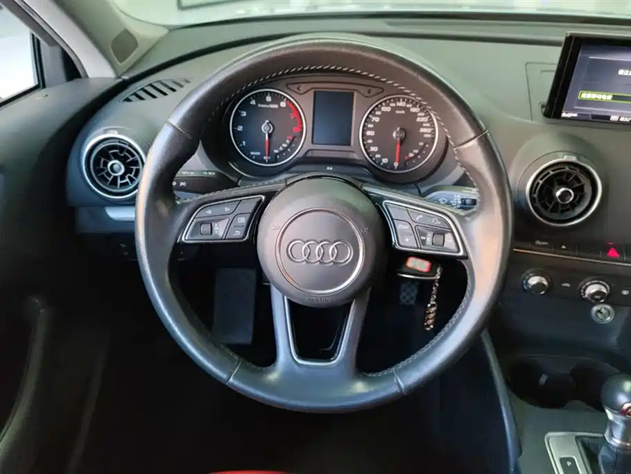 Audi A3 2019 — фото 15