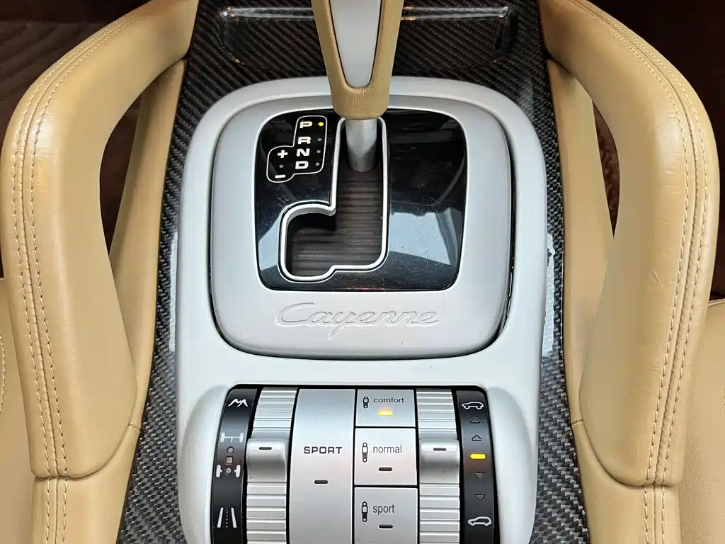 Porsche Cayenne 2010 — фото 12