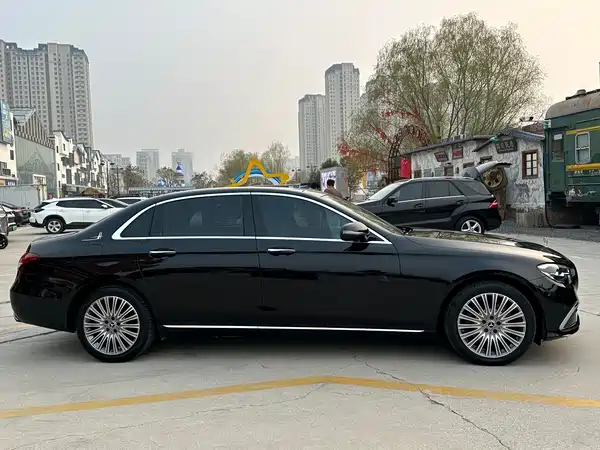 Mercedes-Benz E-Class 2022