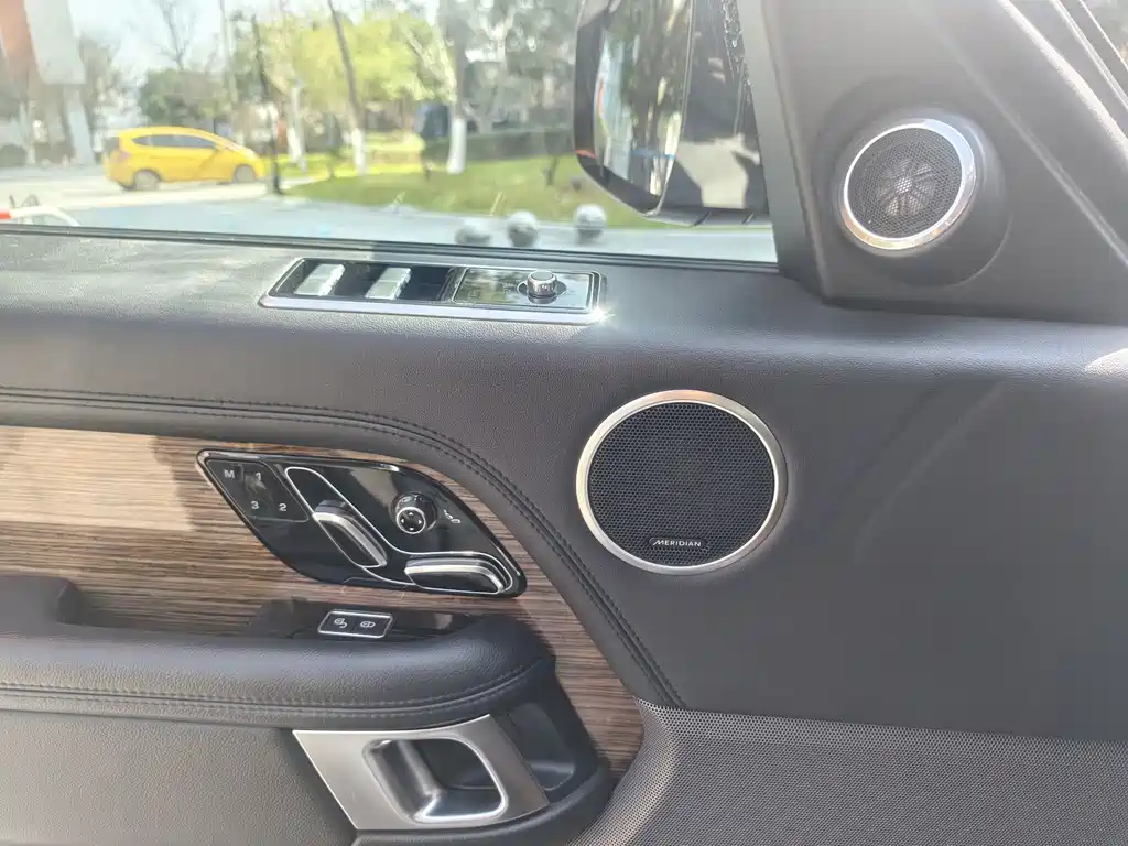 Land Rover Range Rover 2019 — фото 11