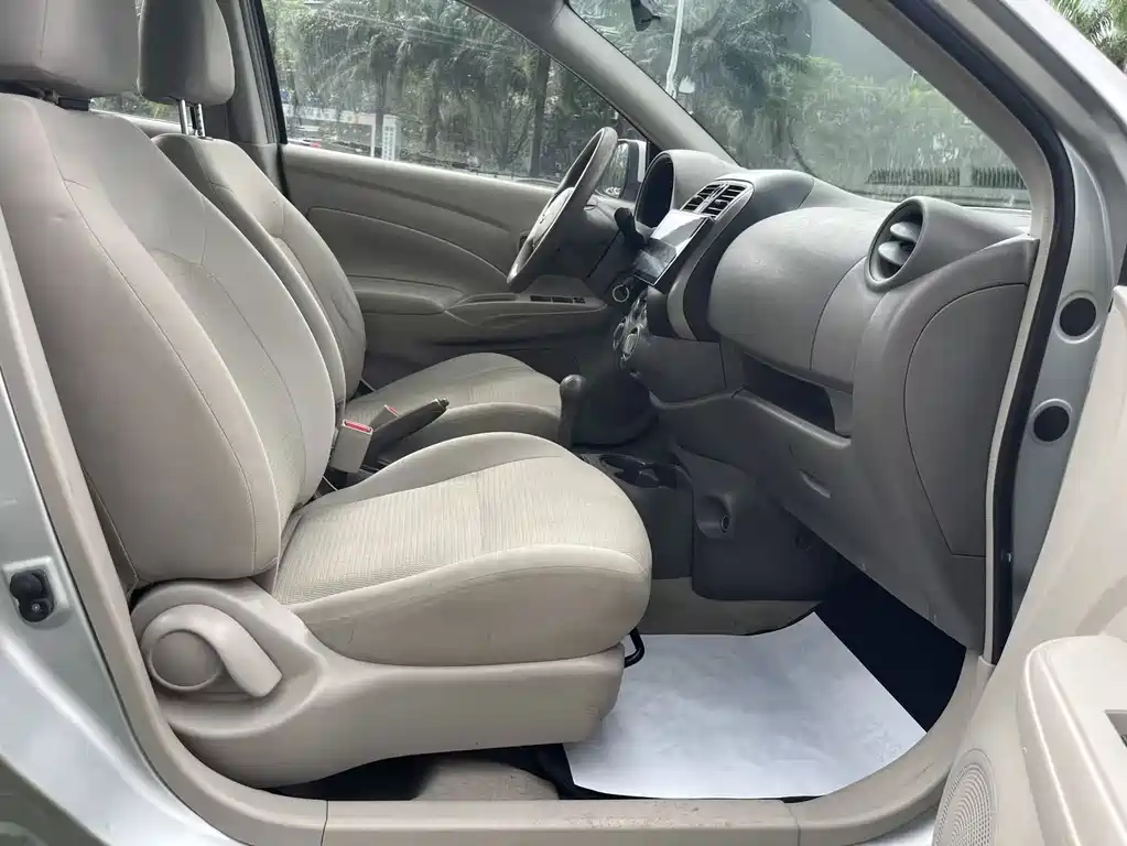 Nissan Sunny 2013 — фото 12