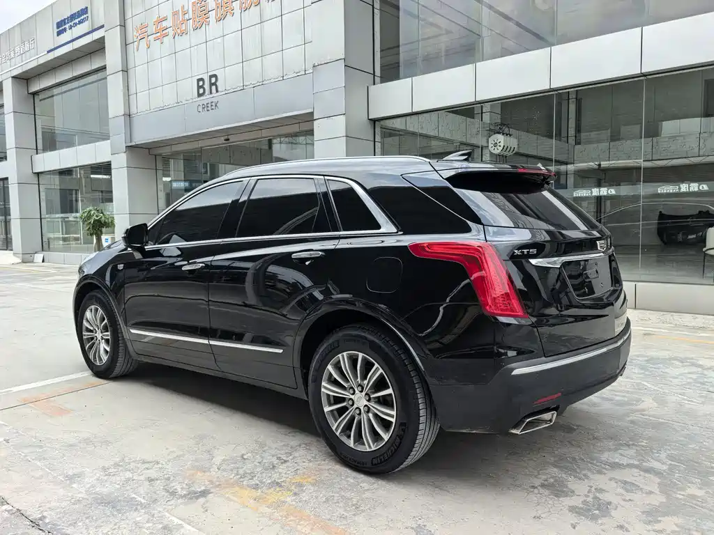 Cadillac XT5 2017 — фото 7