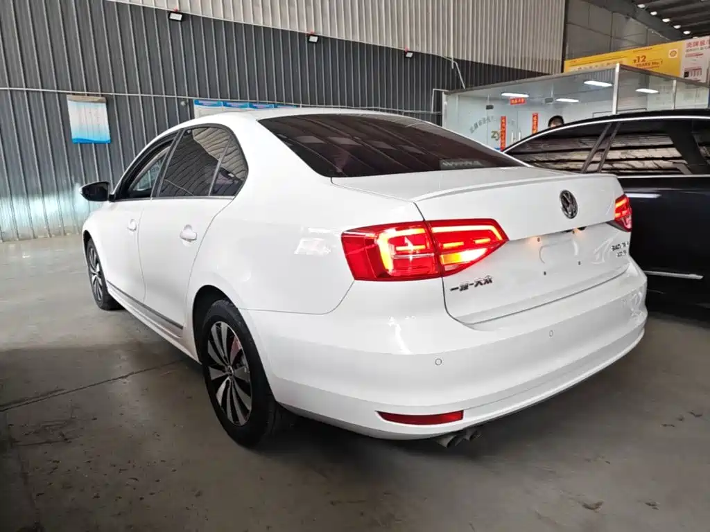 Volkswagen Sagitar 2017