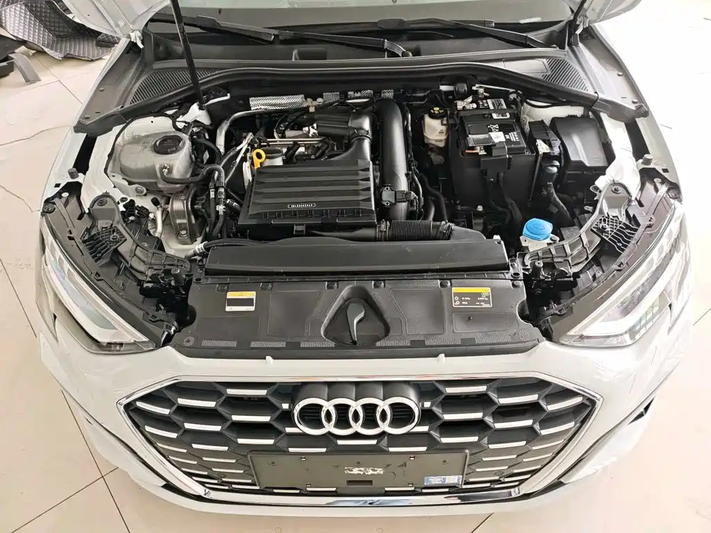 Audi A3 2023 — фото 17