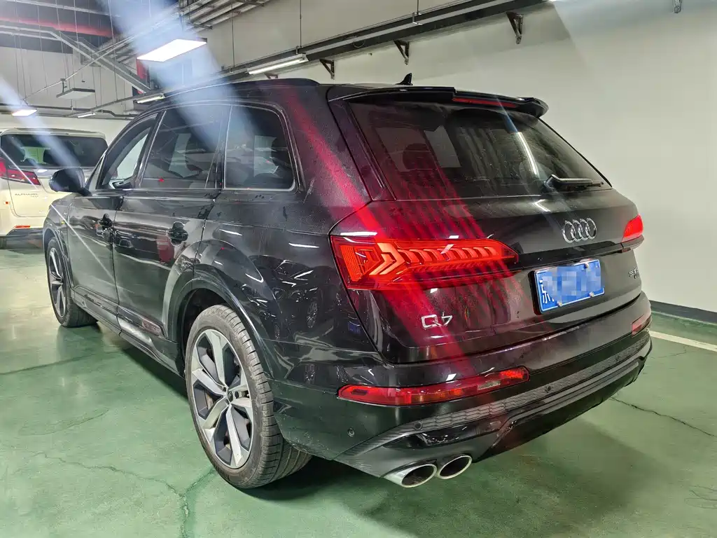 Audi Q7 2023 — фото 21