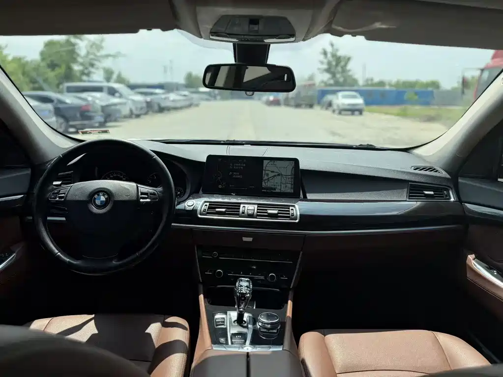 BMW 5 Series GT 2015 — фото 7