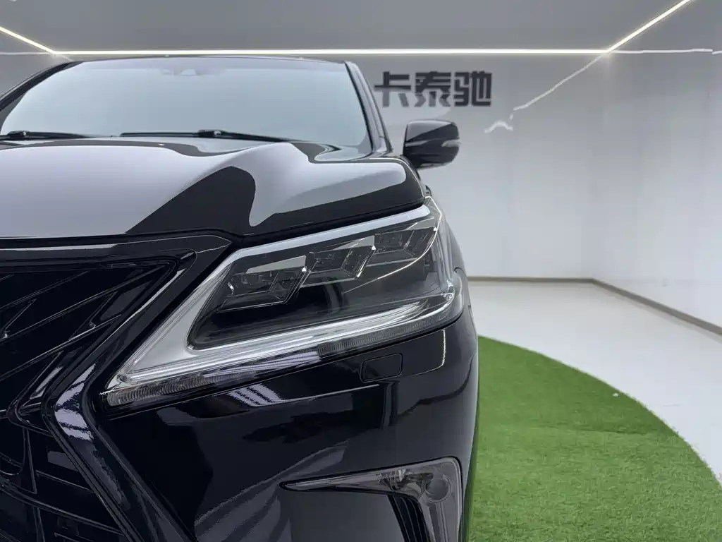 Lexus LX 2020 — фото 27