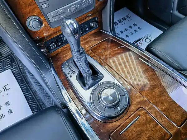 Infiniti QX80 2016