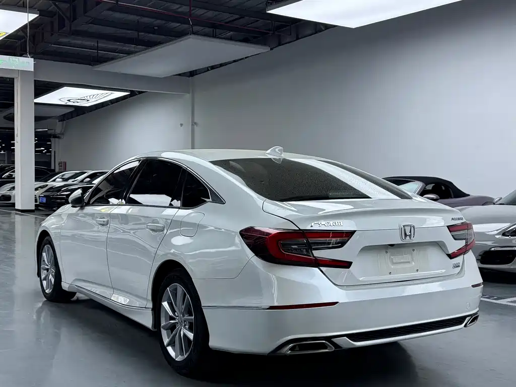 Honda Accord 2022 — фото 20