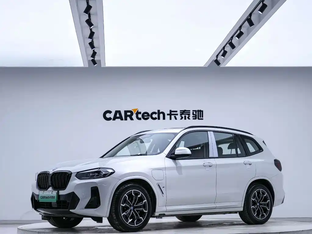 BMW iX3 2023 — фото 1