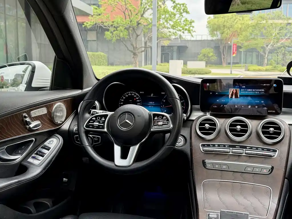 Mercedes-Benz GLC 2020 — фото 20