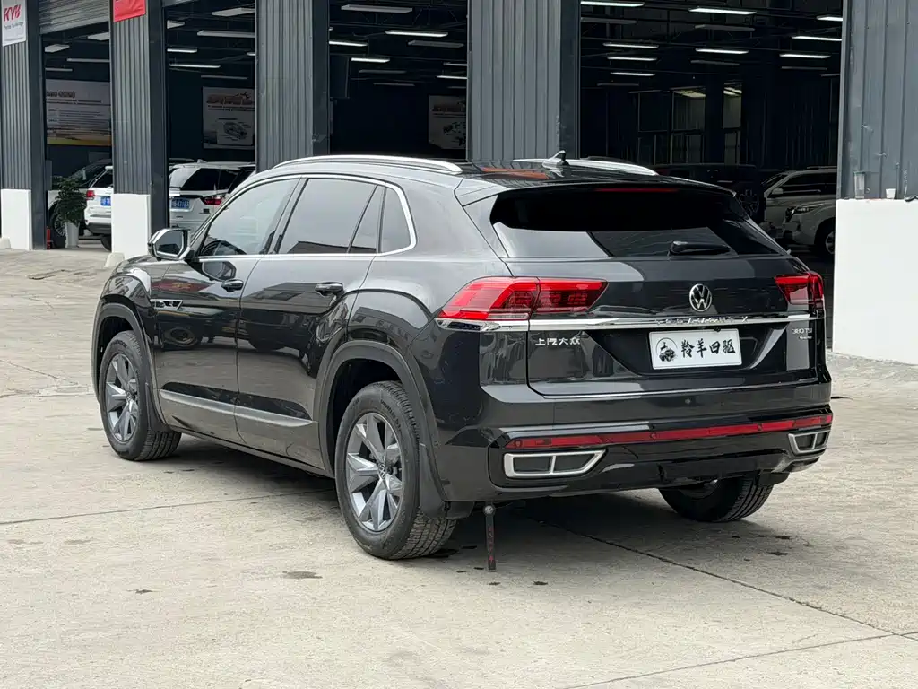 Volkswagen Tiguan X 2022 — фото 12