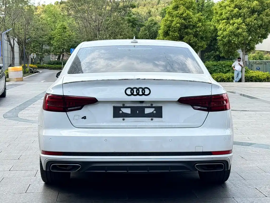 Audi A4L 2019 — фото 9