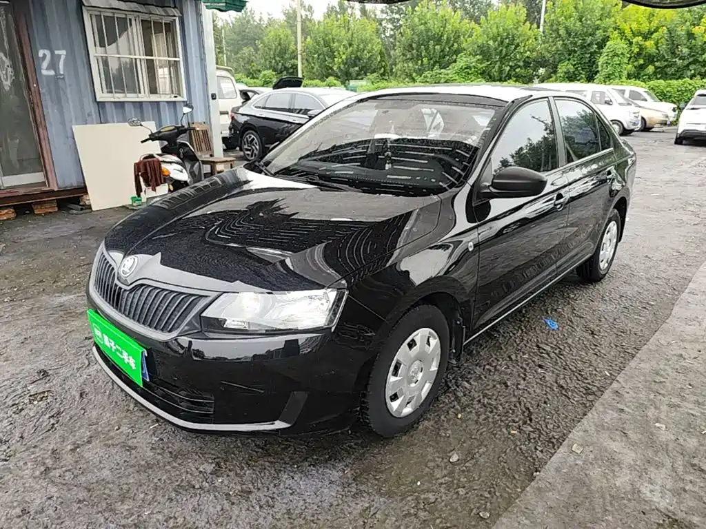 Skoda Rapid 2017 — фото 1