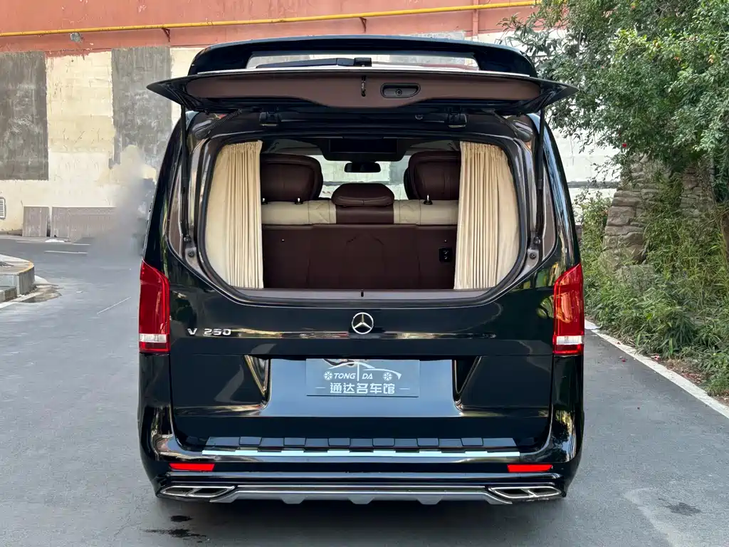 Mercedes-Benz V-Class 2020 — фото 20