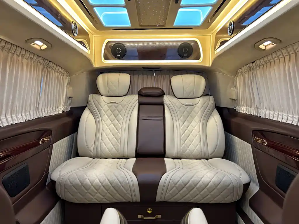 Mercedes-Benz V-Class 2020 — фото 16