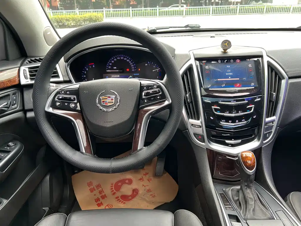 Cadillac SRX 2015 — фото 10