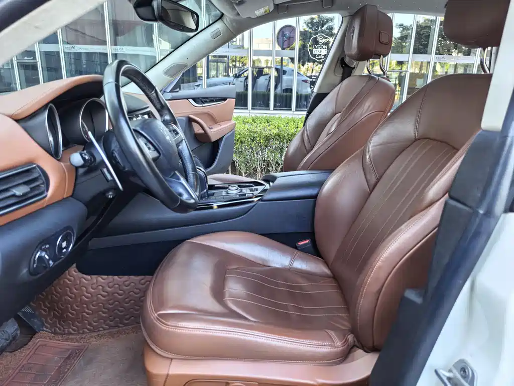Maserati Levante 2018 — фото 19