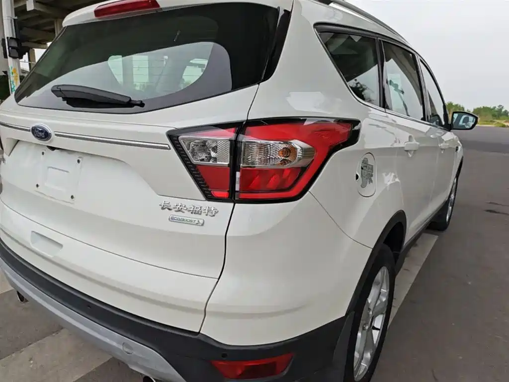 Ford Kuga 2018 — фото 8