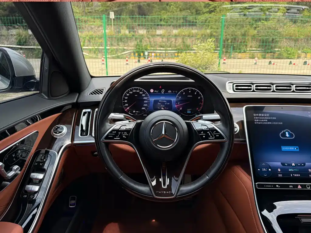 Mercedes-Benz Maybach S-Class 2021 — фото 11