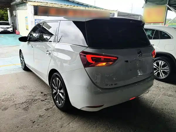 Buick GL6 2018