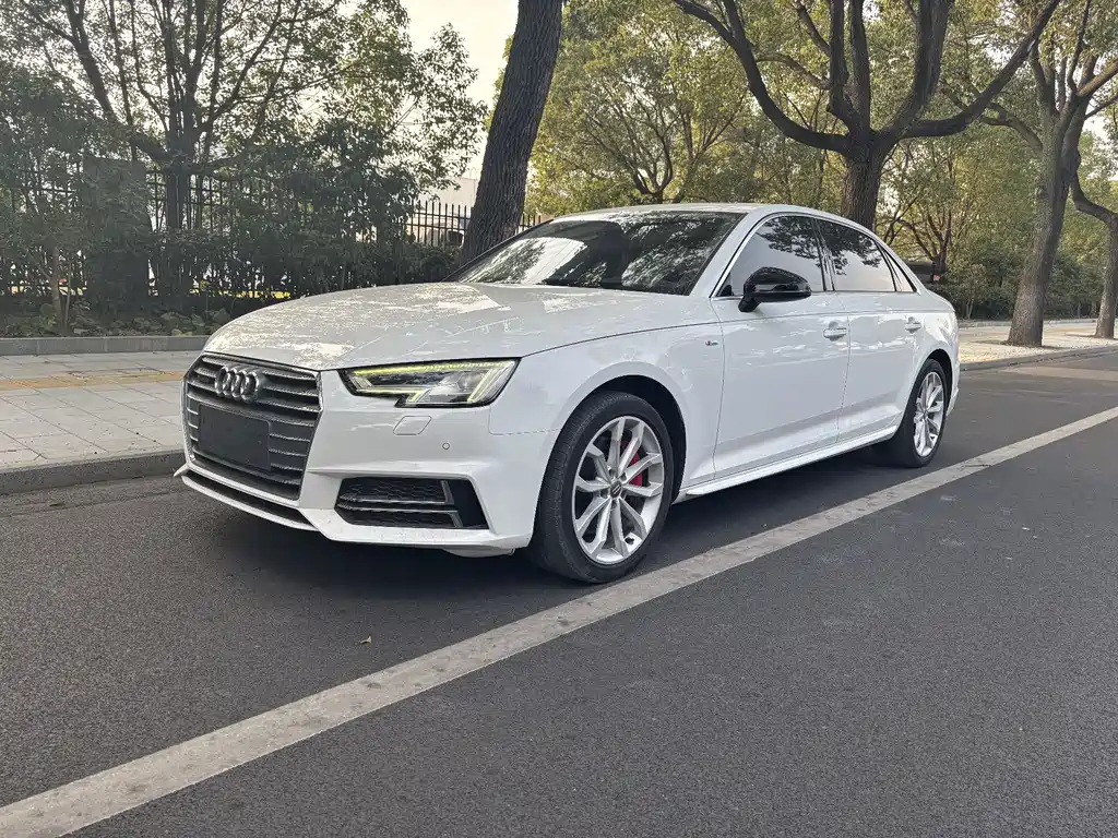 Audi A4L 2018