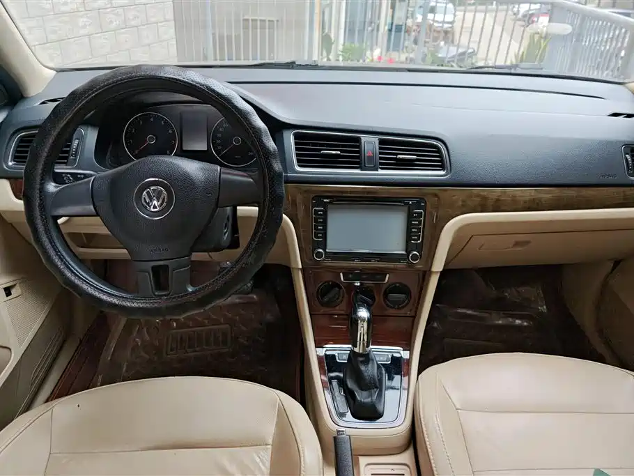 Volkswagen Lavida 2015 — фото 12