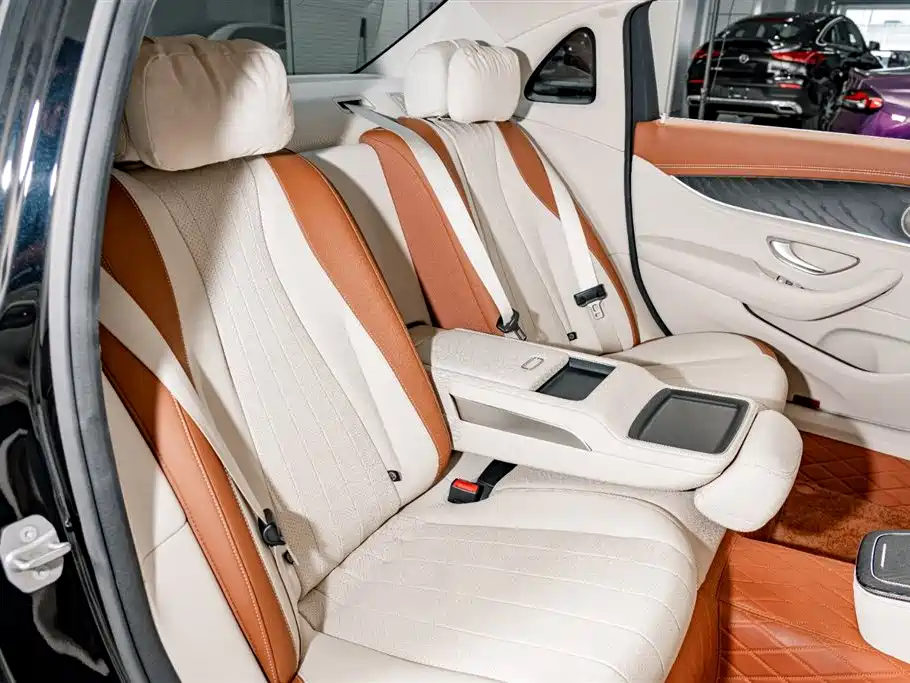 Mercedes-Benz E-Class 2023 — фото 22