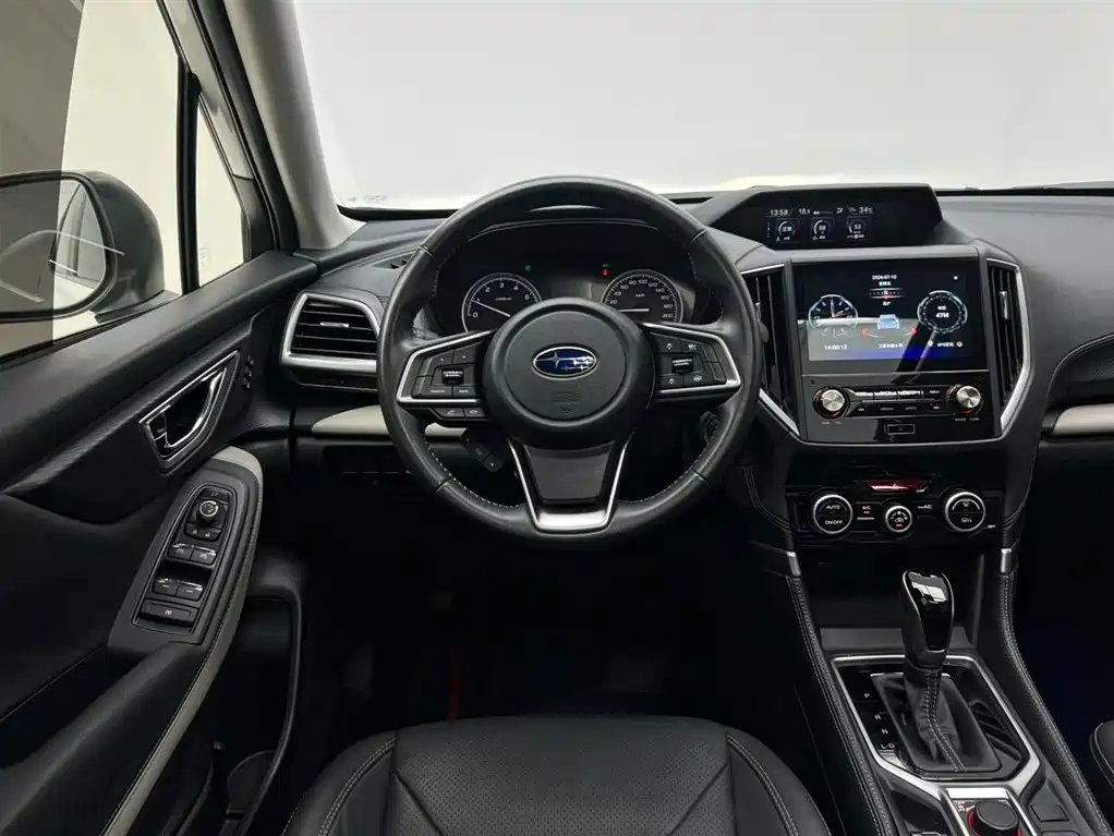 Subaru Forester 2022 — фото 13