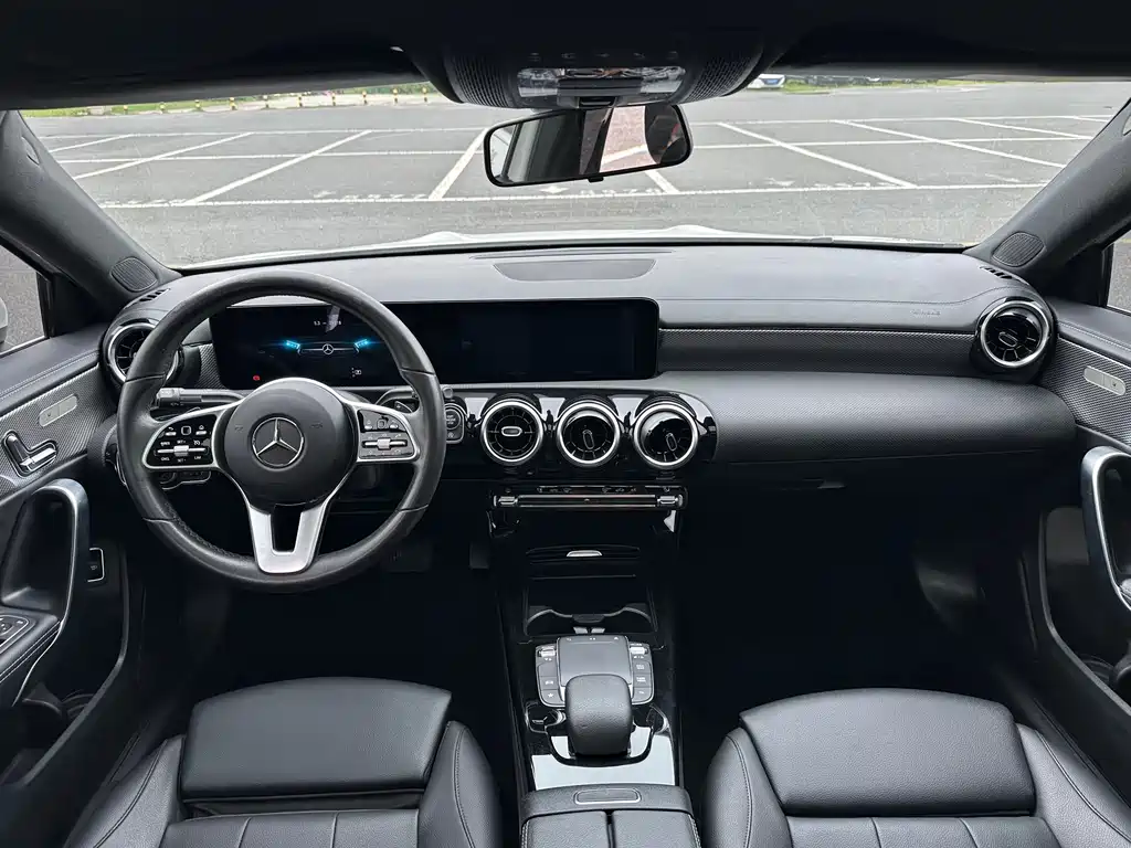 Mercedes-Benz A-Class 2022 — фото 6