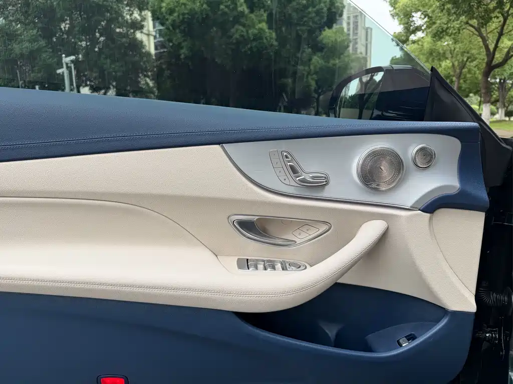 Mercedes-Benz E-Class 2023 — фото 12